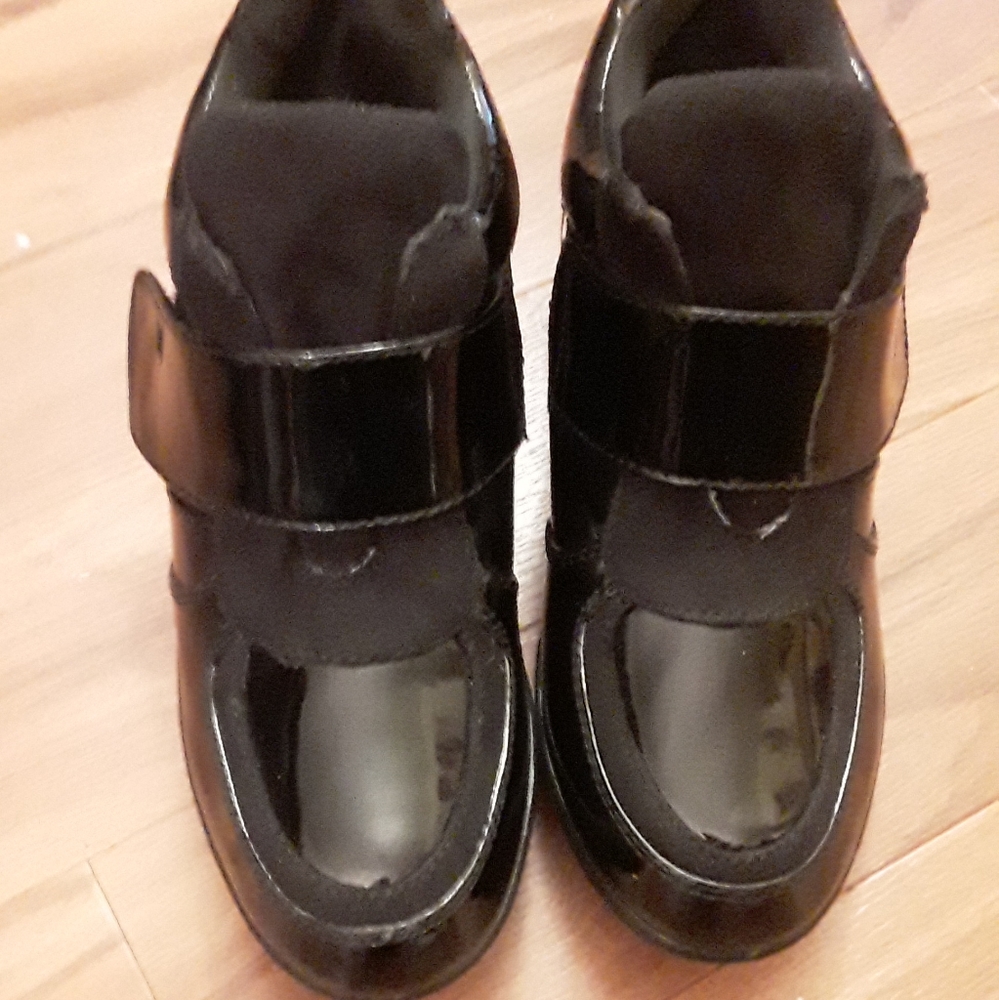 Ladies Patent Leather Wedge Shoe